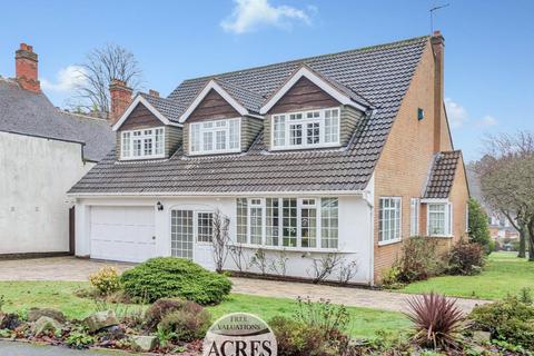 4 bed property, in Tudor Hill, £825,000