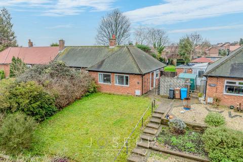 2 bed property, in Harebell Road, £220,000