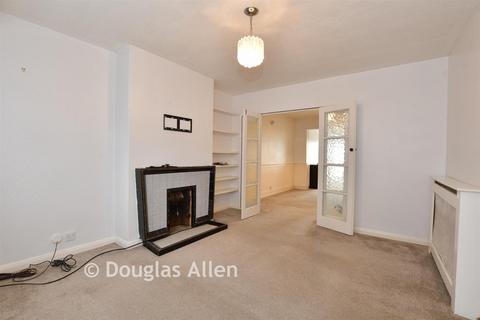 3 bed property, in Stanley Close, £450,000