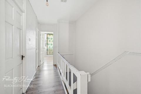 4 bed property, in Charlesfield, £380,000