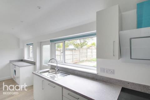 3 bed property, in Radwell Road, £300,000