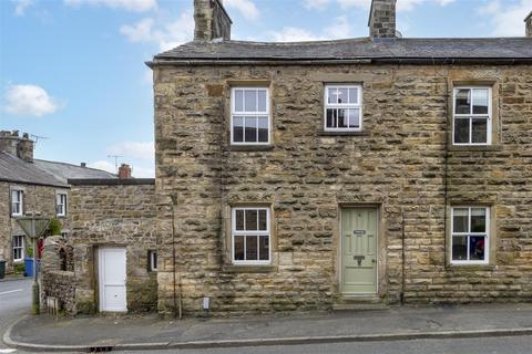 2 bed property, in 3 Stonebower Cottages, £185,000