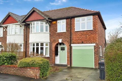 4 bed property, in Glendene Avenue, £600,000
