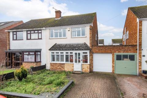 3 bed property, in Harold Road, £490,000
