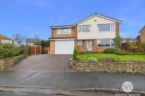 5 bed property, in Rogersfield, £495,000