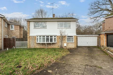 3 bed property, in Ellis Farm Close, £700,000