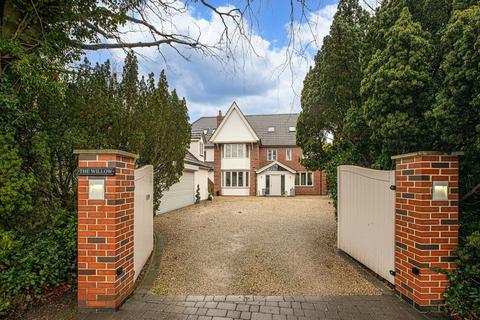 7 bed property, in The Willow, £1,650,000