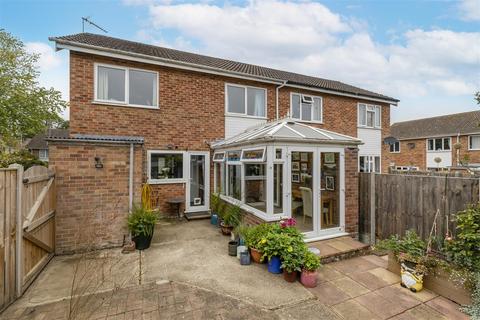 3 bed property, in Lansbury Road, £250,000