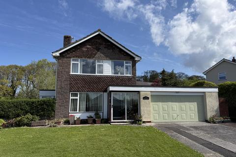 3 bed property, in Staple Close, £375,000