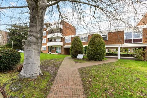 3 bed property, in Carlton Road, £435,000