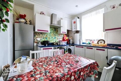 3 bed property, in Milan Road, £150,000