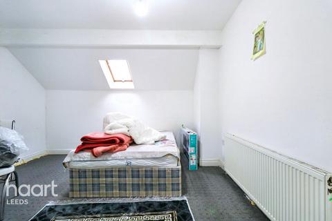 3 bed property, in Milan Road, £150,000