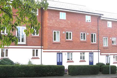 2 bed property, in Moor Street, £160,000