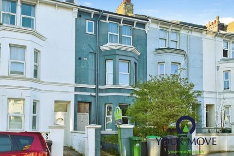 1 bed property, in Queens Park Road, £220,000