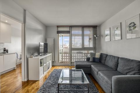 1 bed property, in Penton Rise, £425,000