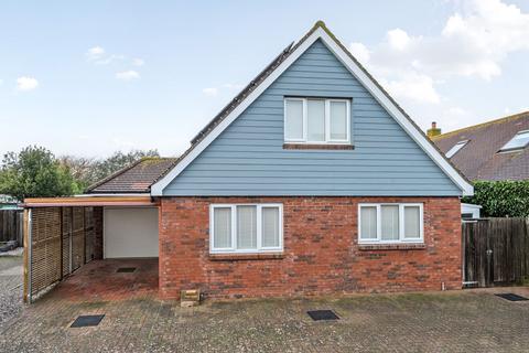 3 bed property, in Culimore Close, £695,000