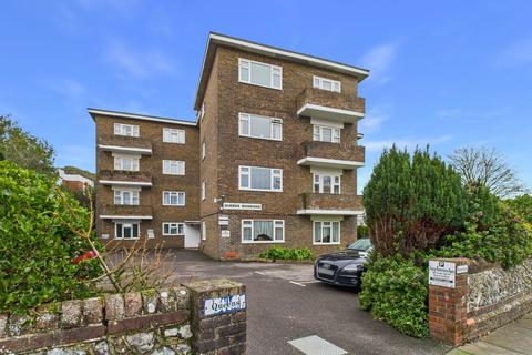 2 bed property, in Queens Mansions, £269,000