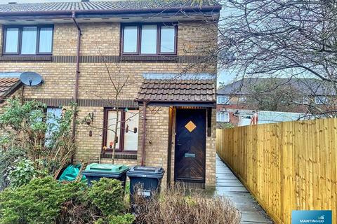 2 bed property, in Waterloo Way, £295,000