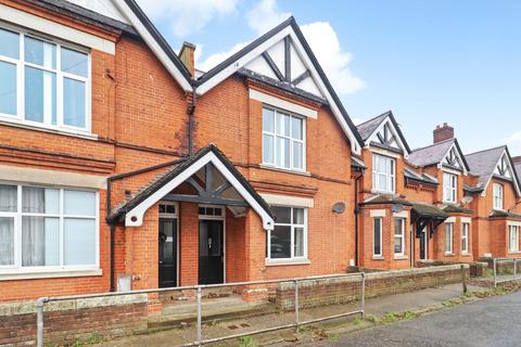 5 bed property, in St. Martins Terrace, £350,000