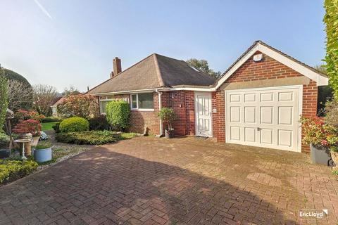 3 bed property, in Higher Warborough Road, £695,000