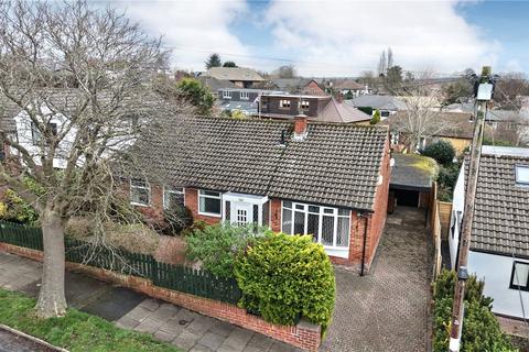 3 bed property, in Andrews Walk, £385,000