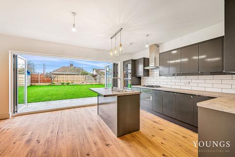 4 bed property, in Oxford Road, £600,000