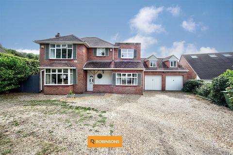 4 bed property, in Totternhoe Road, £685,000