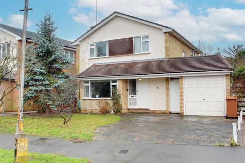 3 bed property, in Grangewood, £770,000