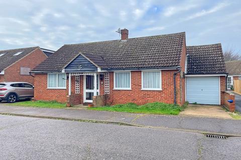 2 bed property, in Woodfield Drive, £340,000