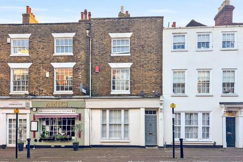 4 bed property, in North Street, £450,000