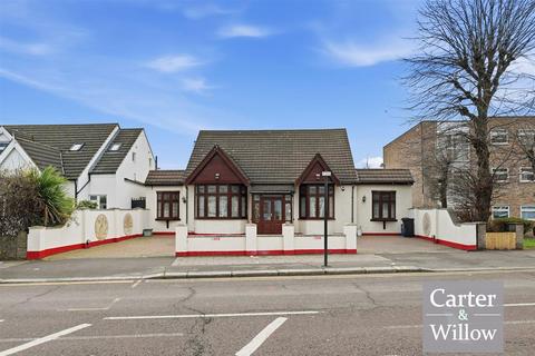 7 bed property, in Goodmayes Lane, £800,000