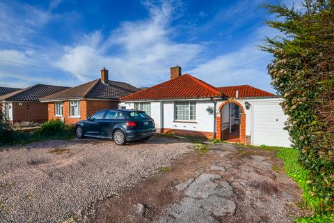 3 bed property, in Broad Road, £350,000