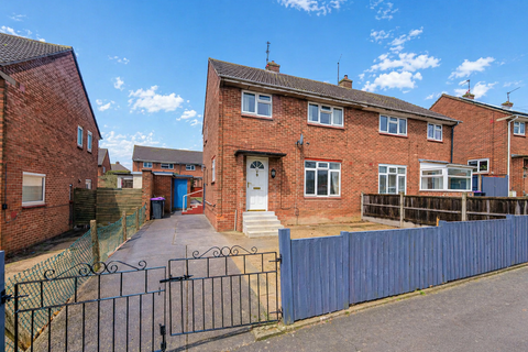 3 bed property, in Princess Drive, £170,000