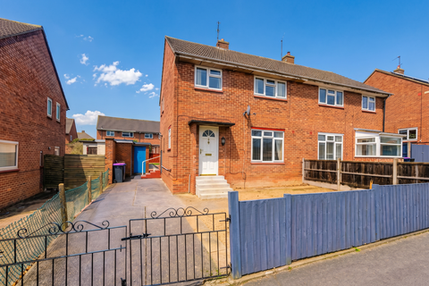 3 bed property, in Princess Drive, £160,000