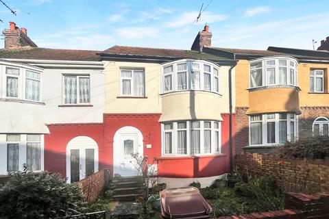 3 bed property, in Sanctuary Road, £260,000