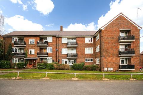 1 bed property, in Moordale Avenue, £125,000