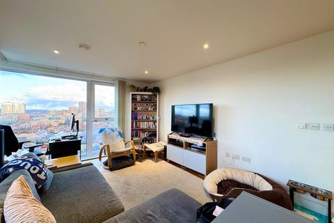 2 bed property, in Zenith Close, £400,000