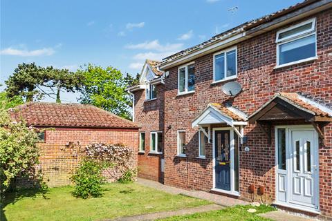 4 bed property, in Strowgers Way, £325,000