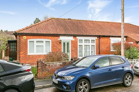 2 bed property, in Vegal Crescent, £465,000