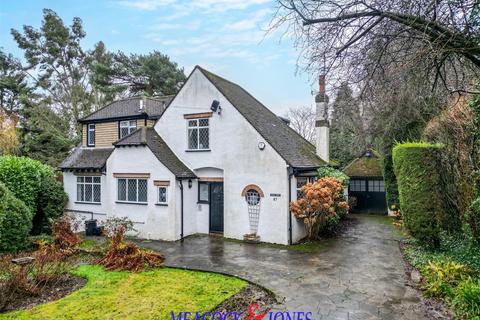 3 bed property, in Ingrave Road, £995,000