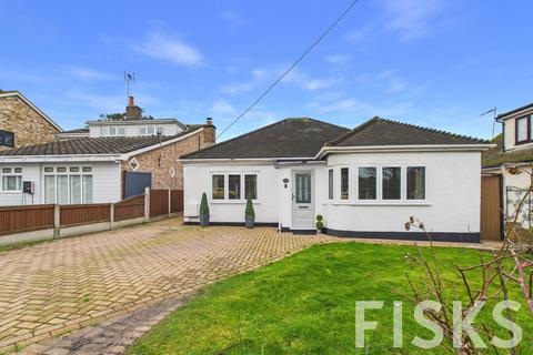 3 bed property, in Homefields Avenue, £500,000
