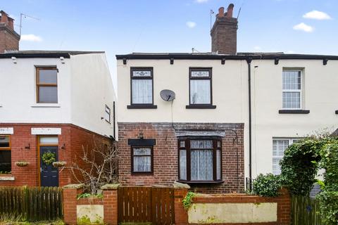 3 bed property, in Carmires Avenue, £280,000