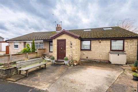 5 bed property, in Osbert Croft, £300,000