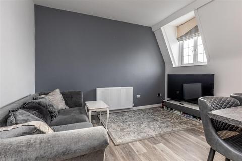 2 bed property, in 1 Smyths Close, £195,000