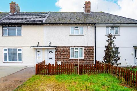 3 bed property, in Midleton Road, £530,000