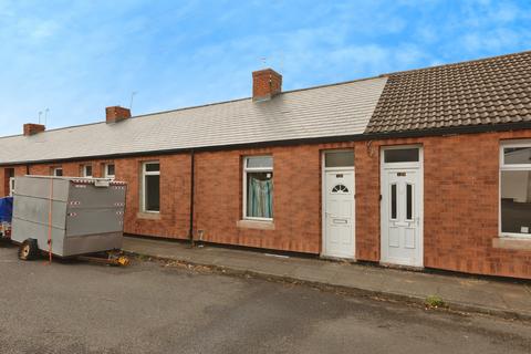 1 bed property, in Kimberley Street, £24,000