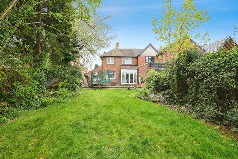 3 bed property, in Brockhurst Road, £450,000