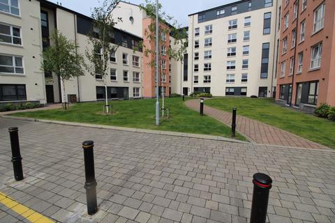 2 bed property, in 52-54 Park Road, £165,000