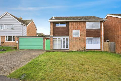 4 bed property, in Portland Close, £450,000