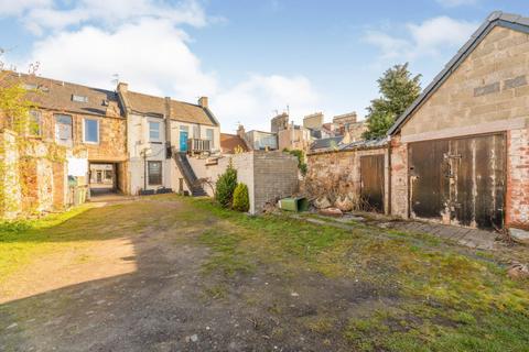 3 bed property, in North High Street, £120,000